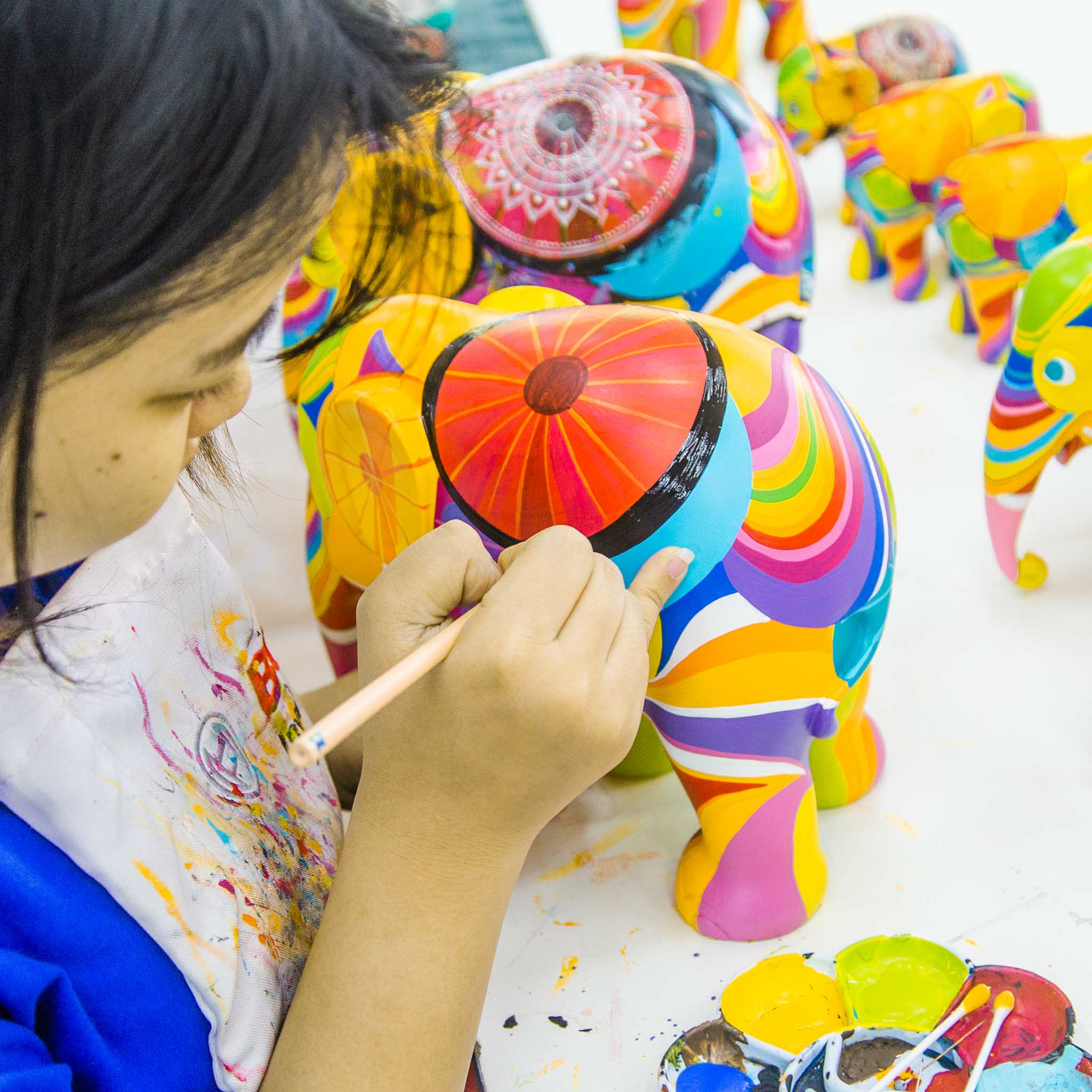 Colours of Chiang Mai 20 cm Elephant Parade - Onlylux