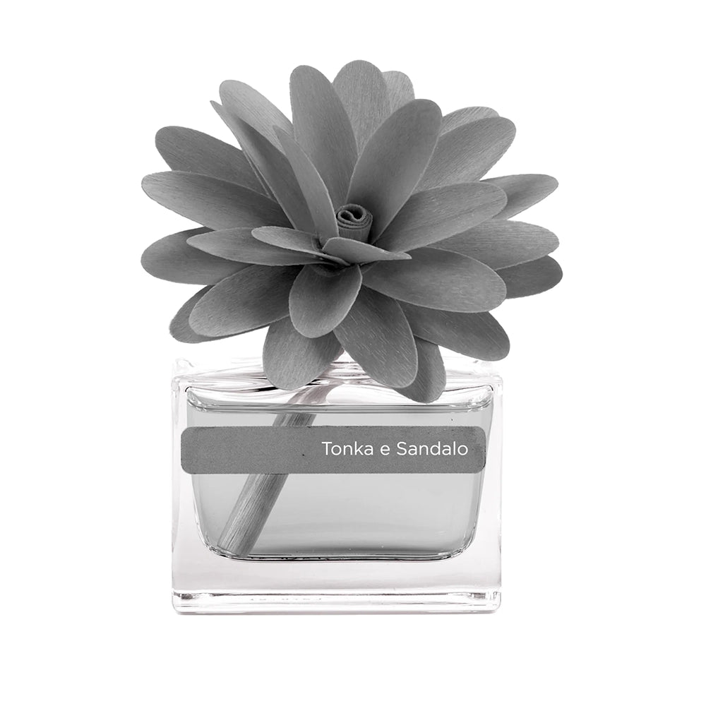 Profumatore per ambienti Flower Diffuser Tonka e Sandalo con Fiore in Legno di Betulla Muhà