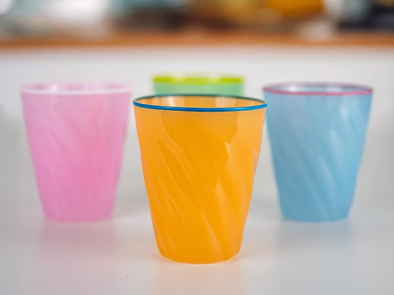 Set 4 bicchieri in vetro con bordi colorati. Capacità 200ml WD Lifestyle