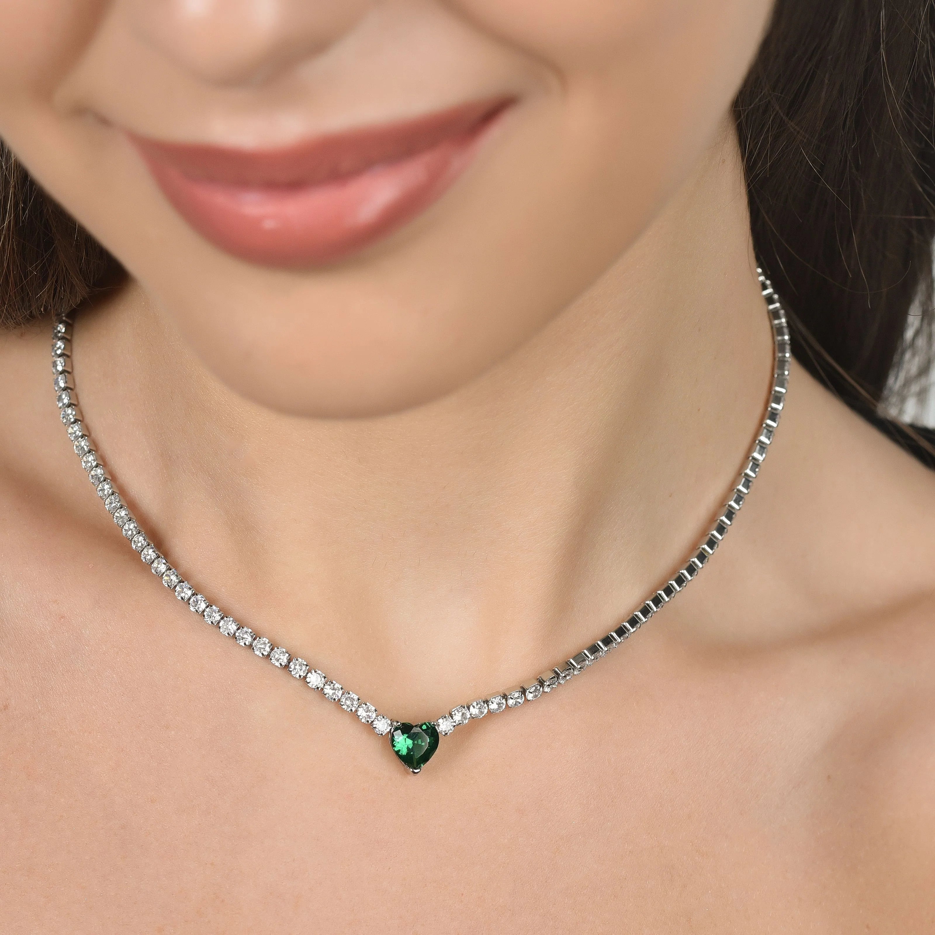 Collana tennis donna in acciaio con cristalli bianchi e cuore cristallo verde - Luca Barra