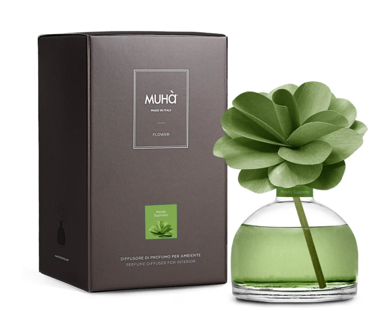 MUHA' | Profumatore per ambiente Camelia Diffuser, Fragranza Mosto Supremo, Diffusore Ambiente con Fiore in Legno di Betulla, Formati vari