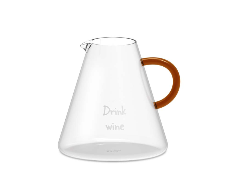 Brocca/decanter in vetro borosilicato trasparente, manico marrone e scritta decorativa Drink wine WD Lifestyle
