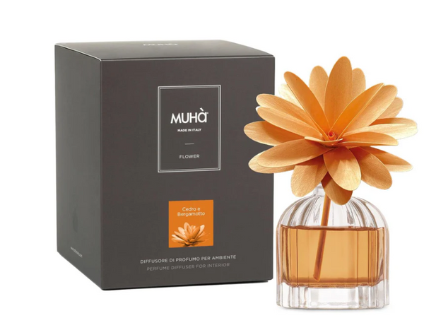 MUHA' | Profumatore per ambienti Flower Diffuser, Fragranza Cedro e Bergamotto, Diffusore Ambiente con Fiore in Legno di Betulla, Formati vari